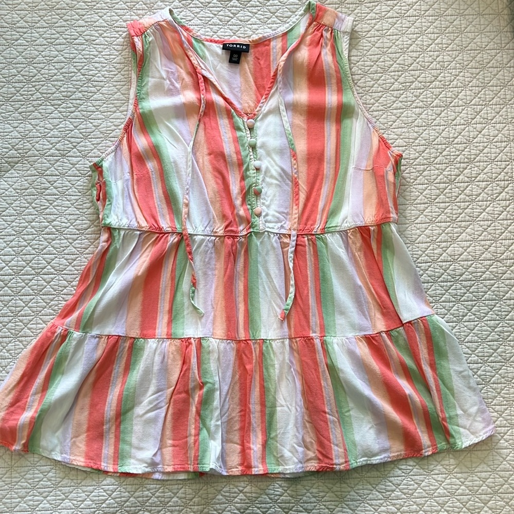 Torrid Tiered Sleeveless Top Size 00 in coral and green stripes